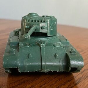 Vintage 1960s Marx Army plastic tank
